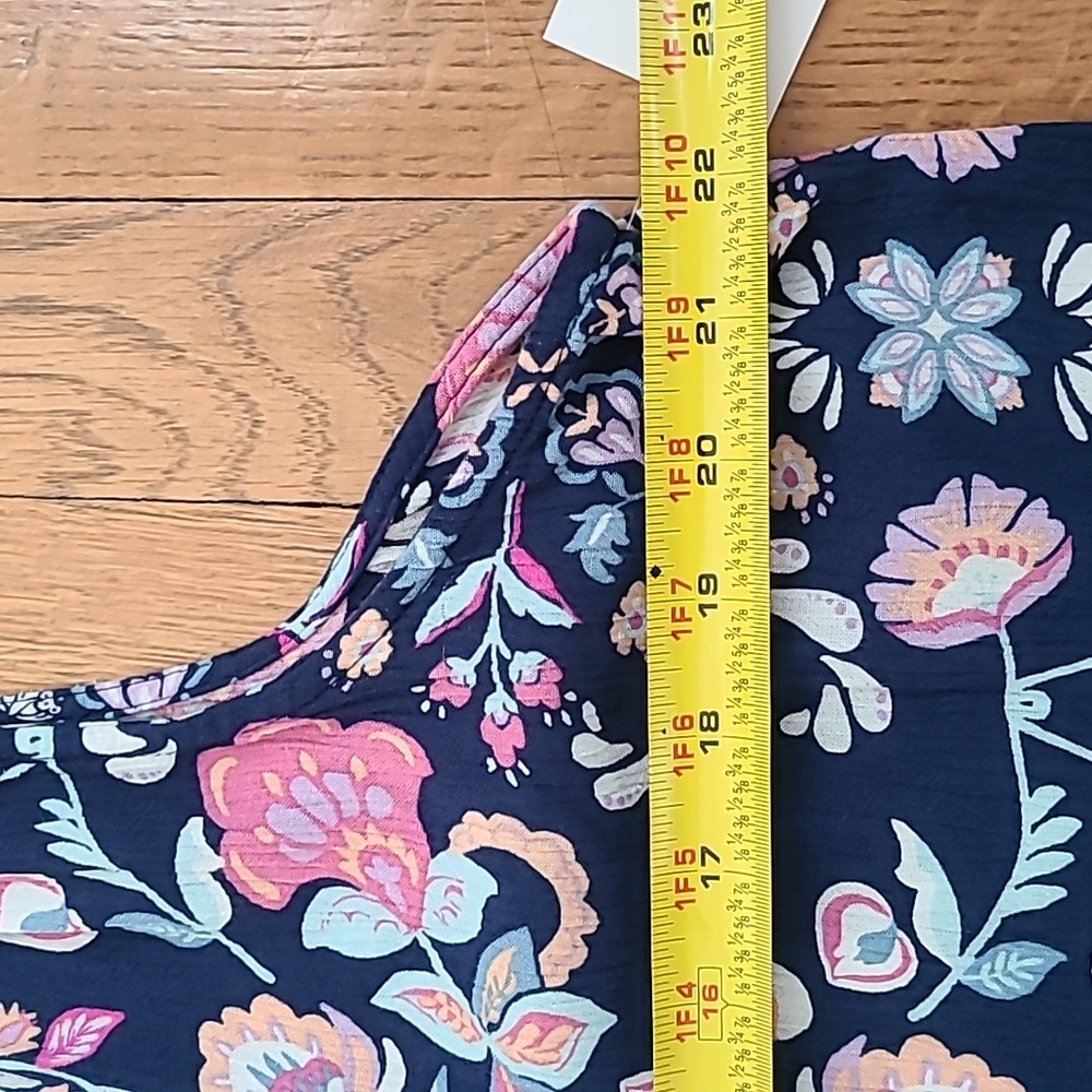 CROFT AND BARROW WOMENS BLUE AND PINK FLORAL SLEEVELESS SUMMER TOP SIZE LARGE - Picture 12 of 15